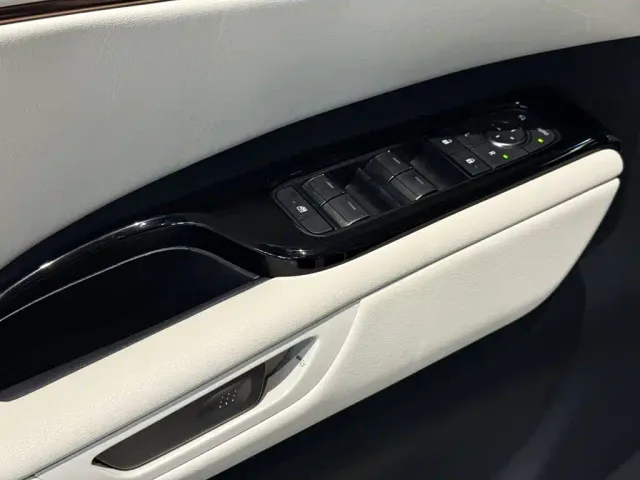 Lexus Lexus LM 2023 500h 6-Seater Prestige Edition — Фото автомобиля 10
