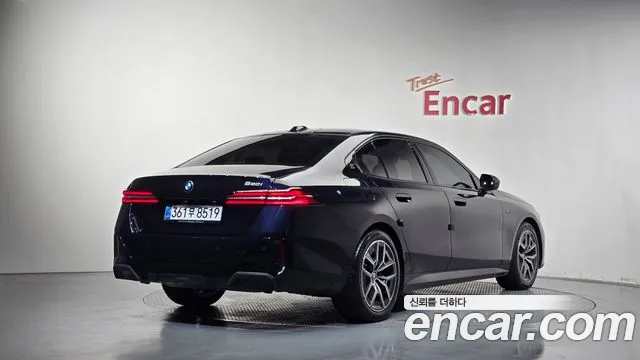 BMW 5 Series G60 — Фото автомобиля 2