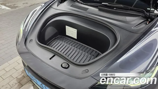 Tesla Model 3 — Фото автомобиля 5