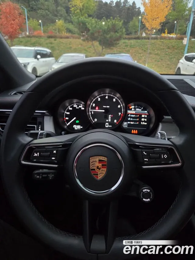 Porsche Macan — Фото автомобиля 6
