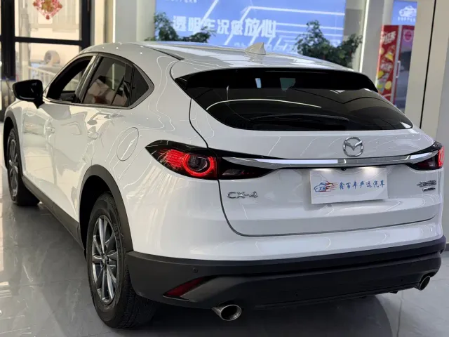 Mazda CX-4 — Фото автомобиля 10