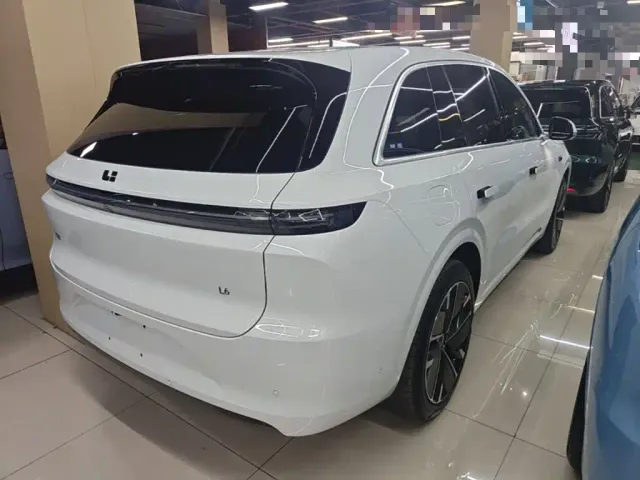 Li Auto L6 — Фото автомобиля 4