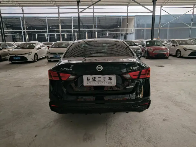 Nissan Teana — Фото автомобиля 6
