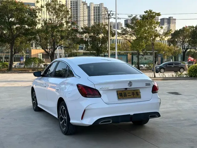 MG MG5 2022 180DVVT CVT Youth Luxury Edition — Фото автомобиля 9