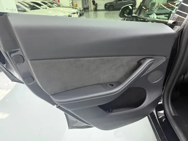 Tesla Model Y — Фото автомобиля 15