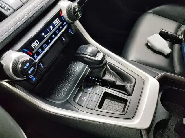 Toyota RAV4 — Фото автомобиля 13