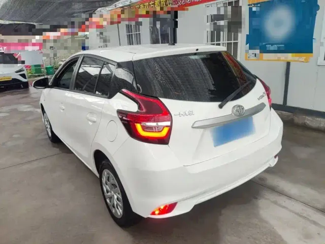 Toyota Vios FS — Фото автомобиля 4