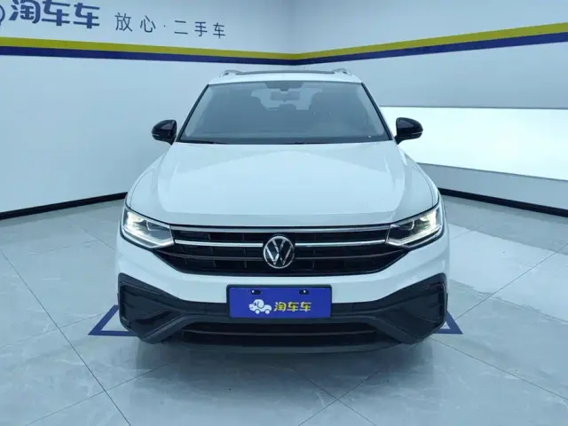 Volkswagen Tiguan L — Фото автомобиля 2