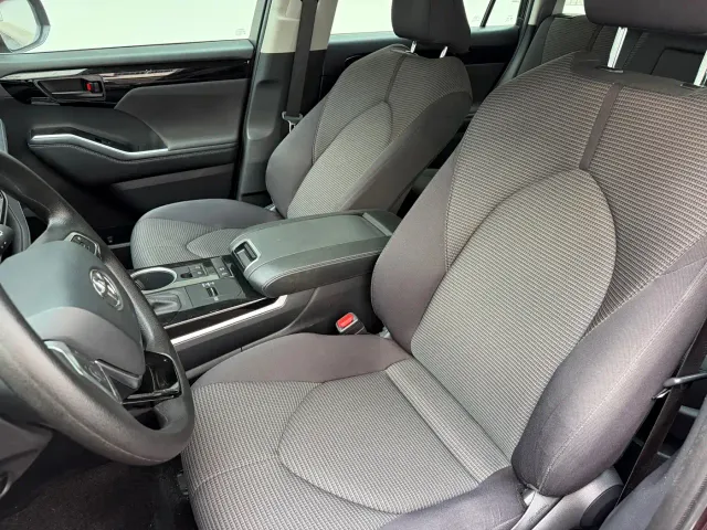 Toyota Highlander — Фото автомобиля 8