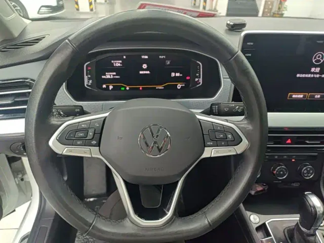 Volkswagen Lavida — Фото автомобиля 10
