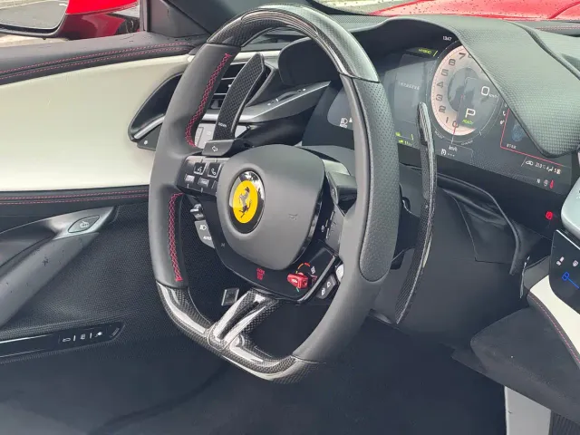 Ferrari SF90 — Фото автомобиля 10