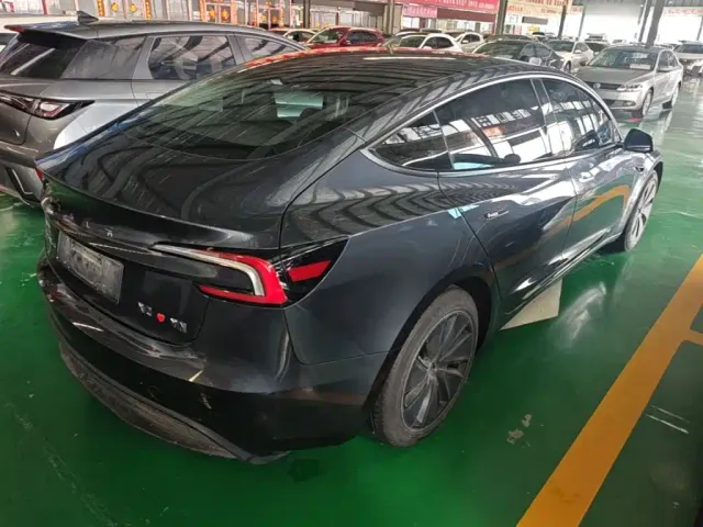 Tesla Model 3 2023 Rear-Wheel Drive — Фото автомобиля 6