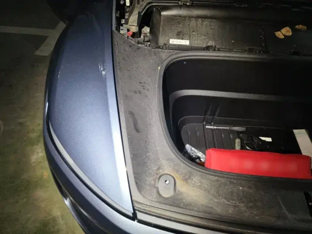 Tesla Model Y L — Фото автомобиля 20