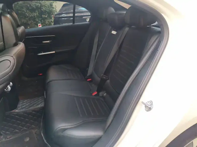 Mercedes-Benz C-Class — Фото автомобиля 16