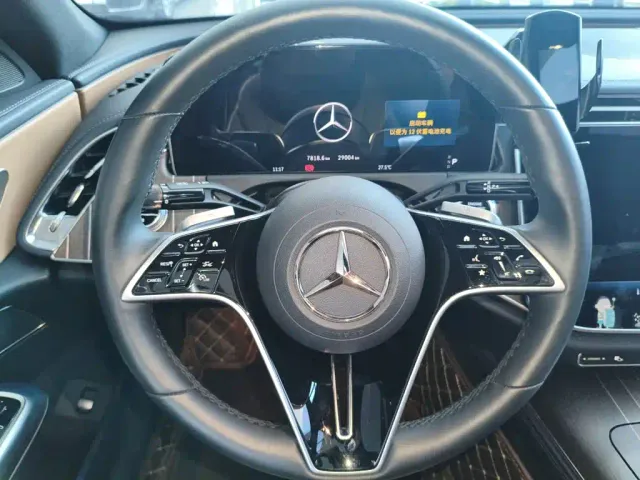 Mercedes-Benz E-Class — Фото автомобиля 13