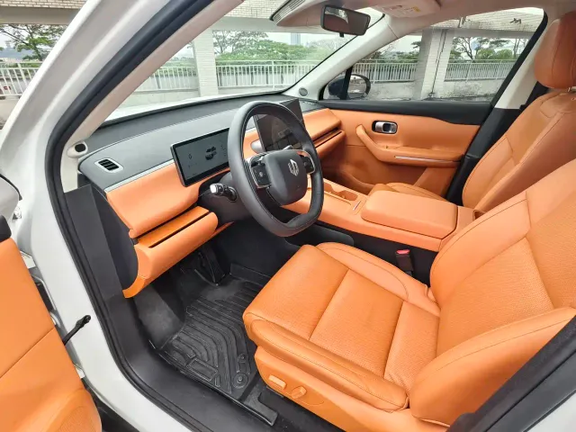 Leapmotor C10 — Фото автомобиля 6