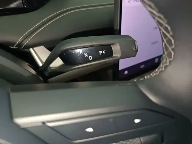 Xiaomi SU7 — Фото автомобиля 13