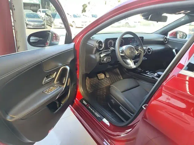 Mercedes-Benz A-Class — Фото автомобиля 15