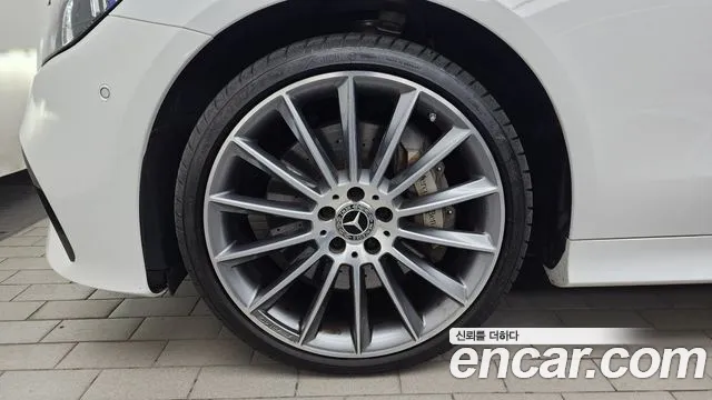 Mercedes-Benz E-Class — Фото автомобиля 5