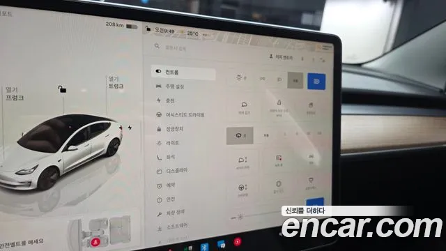 Tesla Model 3 — Фото автомобиля 24