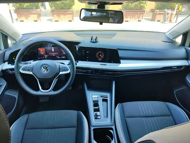 Volkswagen Golf — Фото автомобиля 5