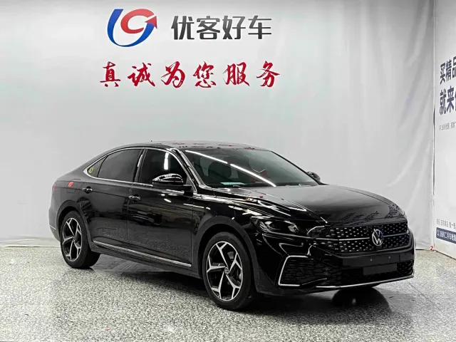 Volkswagen Passat — Фото автомобиля 3