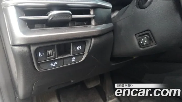 Hyundai Grandeur Grandeur (GN7) 2.5 Бензин 2WD — Фото автомобиля 19
