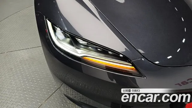 Tesla Model 3 — Фото автомобиля 20