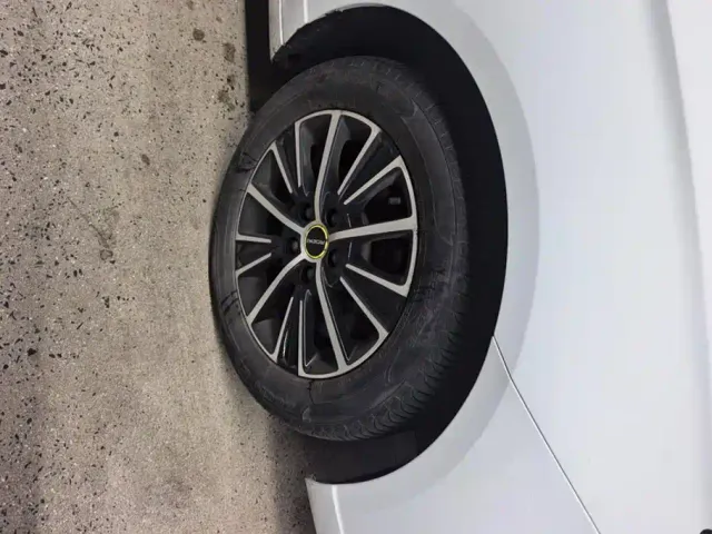 Roewe i5 — Фото автомобиля 6