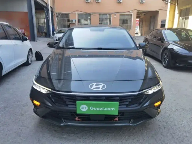 Hyundai Elantra — Фото автомобиля 2