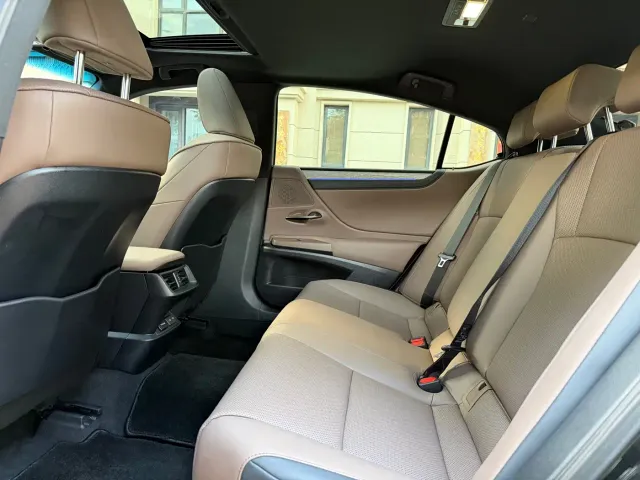 Lexus ES — Фото автомобиля 6