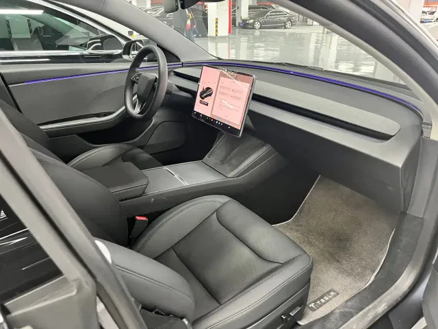 Tesla Model 3 — Фото автомобиля 7