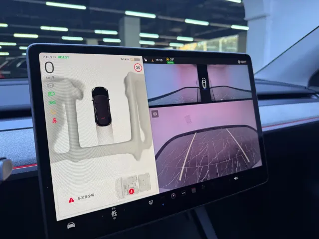 Tesla Model Y — Фото автомобиля 5