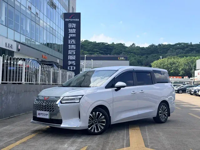 Фотография автомобиля — Wuling Starlight 730