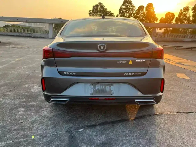 Changan Eado — Фото автомобиля 11