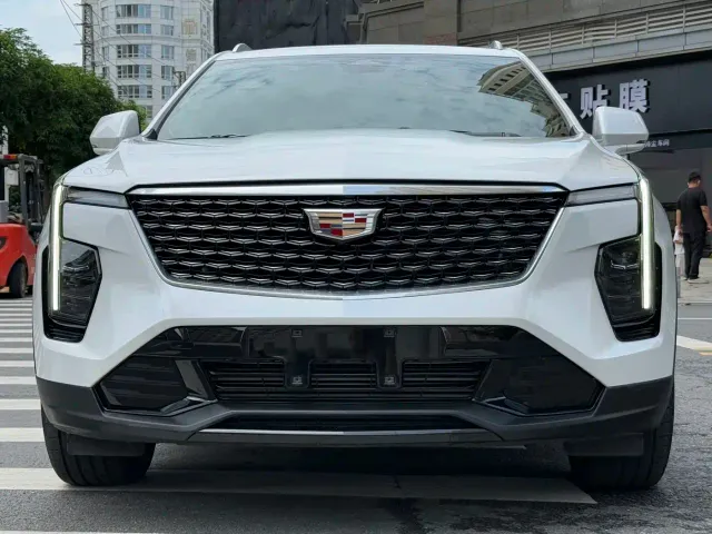 Cadillac XT4 — Фото автомобиля 2