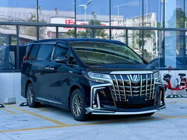 Toyota Alphard — Фото автомобиля 3