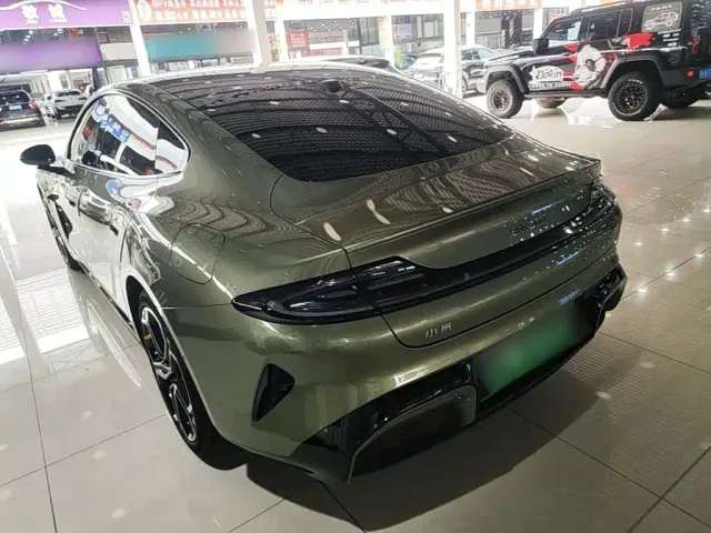 Xiaomi SU7 — Фото автомобиля 4