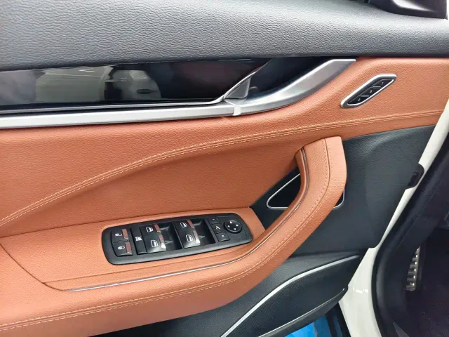 Maserati Levante — Фото автомобиля 7