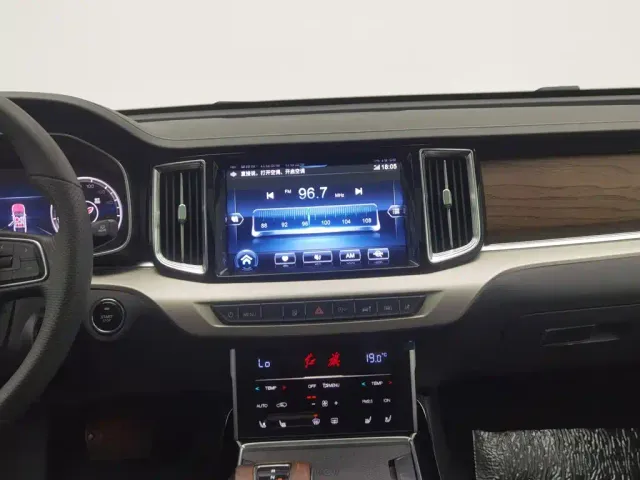 Hongqi HS7 — Фото автомобиля 12