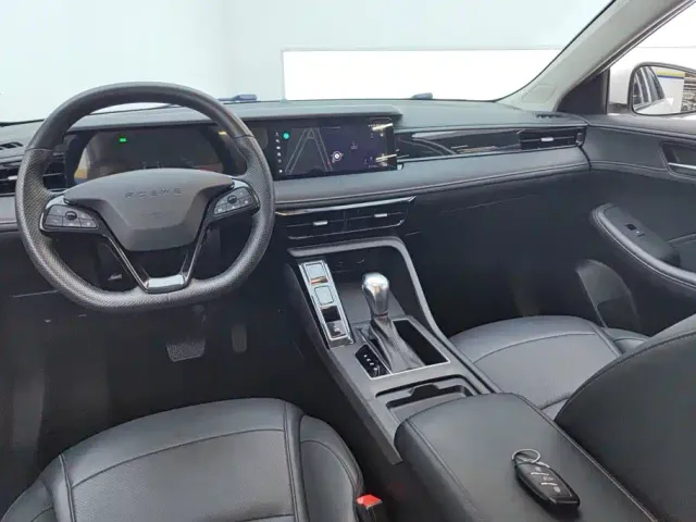 Roewe i5 — Фото автомобиля 12