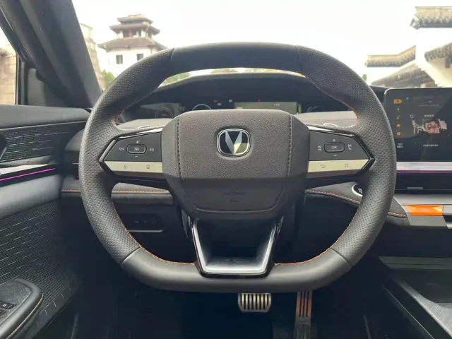 Changan UNI-V — Фото автомобиля 8