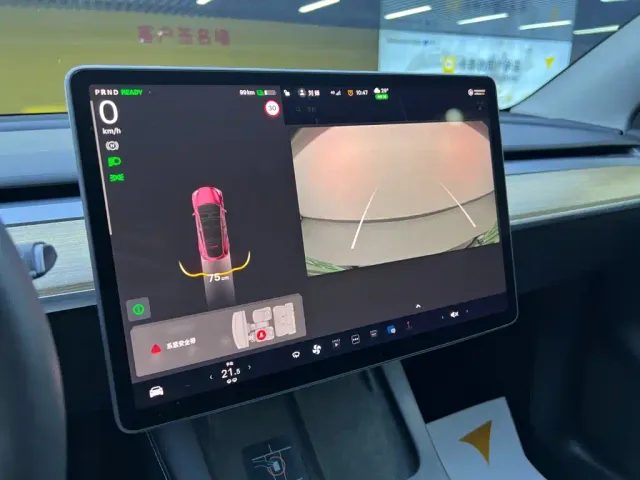 Tesla Model Y — Фото автомобиля 14