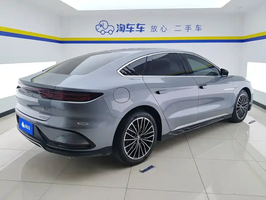 BYD Han 2023 DM-i Champion Edition 121KM Honor — Фото автомобиля 3