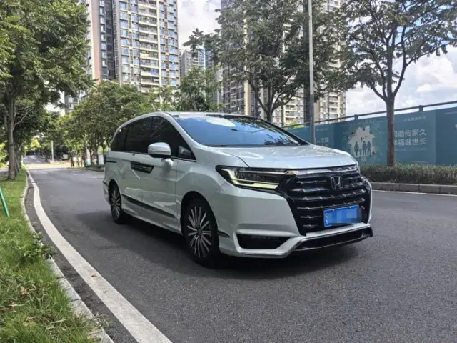 Honda Elysion — Фото автомобиля 11