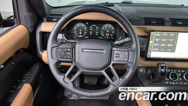 Land Rover Defender — Фото автомобиля 13