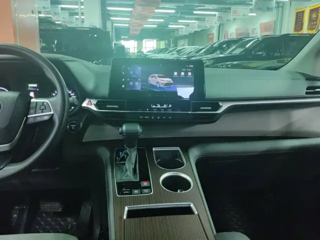 Toyota Granvia — Фото автомобиля 13