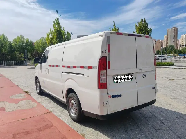 Ruichi New Energy EC75 — Фото автомобиля 7