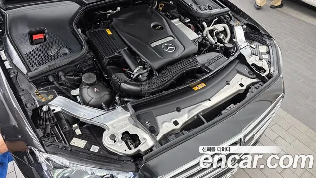 Mercedes-Benz E-Class — Фото автомобиля 6