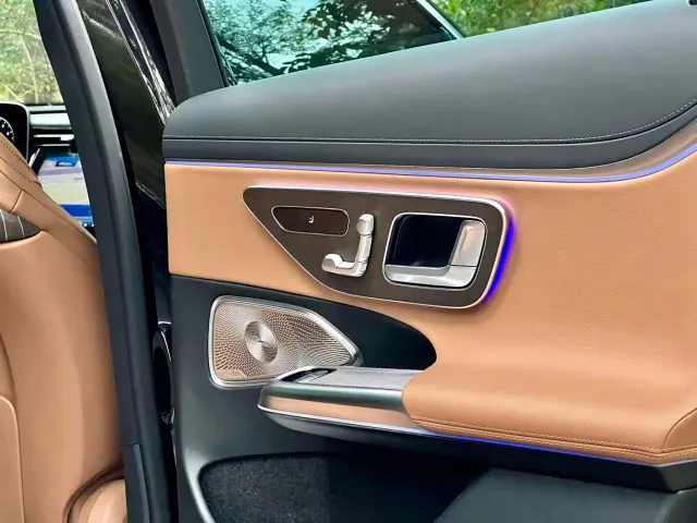 Mercedes-Benz E-Class — Фото автомобиля 29